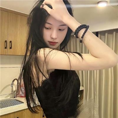 住宅区的两人
